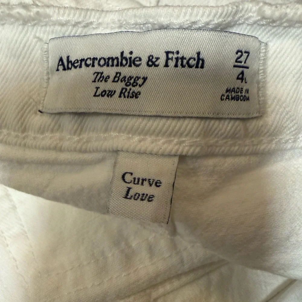 Abercrombie & Fitch White Distressed Straight Leg Jeans - Picture 3 of 8